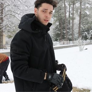 Meet your Posher, Eli